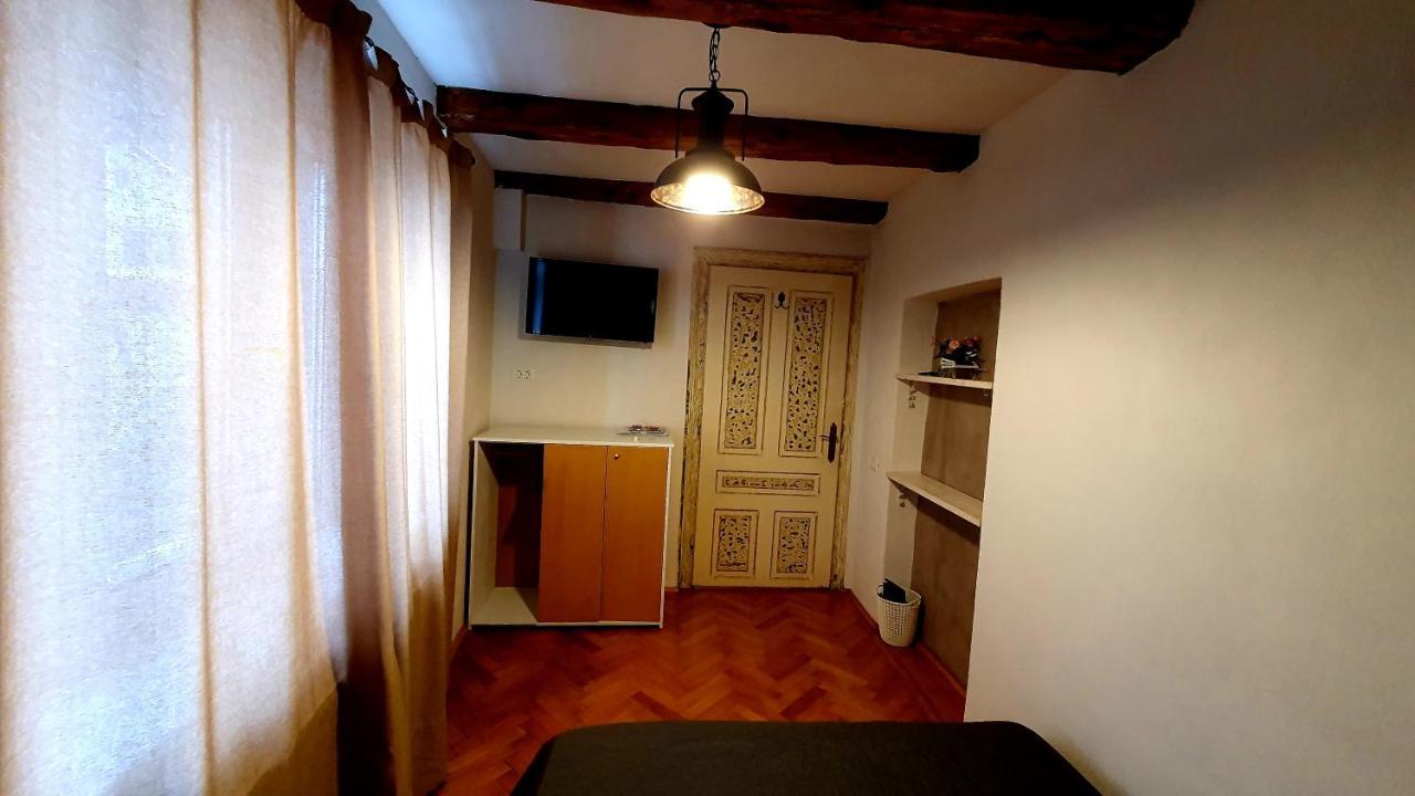 Nomad Apartment Брашов Екстер'єр фото